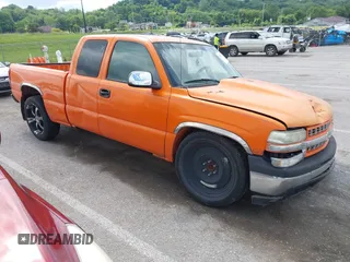 2002 Chevrolet Silverado 1500 z VIN 1GCEC19V12Z235961, wystawiony jako IAAI lot #42375142 z przebiegiem Nie podano mil oraz . Historia ofert i sprzedaży dostępna na DreamBid. Obrazek 1.
