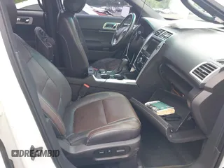 2014 Ford Explorer Sport z VIN 1FM5K8GT1EGC33121, wystawiony jako IAAI lot #41971805 z przebiegiem 148 234 mil mil oraz . Historia ofert i sprzedaży dostępna na DreamBid. Obrazek 5.
