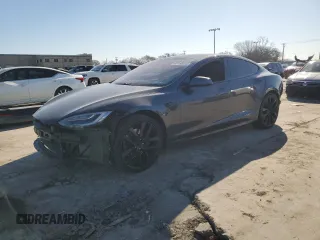 2020 Tesla Model S Long Range z VIN 5YJSA1E23LF366076, wystawiony jako Copart lot #47466095 z przebiegiem 72 241 mil mil oraz Szkoda całkowita • Salvage title. Historia ofert i sprzedaży dostępna na DreamBid. Obrazek 1.