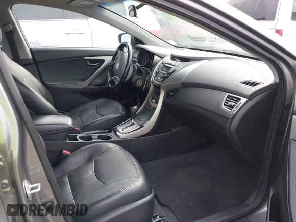 2013 Hyundai Elantra Limited z VIN 5NPDH4AEXDH384227, wystawiony jako IAAI lot #42106321 z przebiegiem 145 862 mil mil oraz . Historia ofert i sprzedaży dostępna na DreamBid. Obrazek 5.