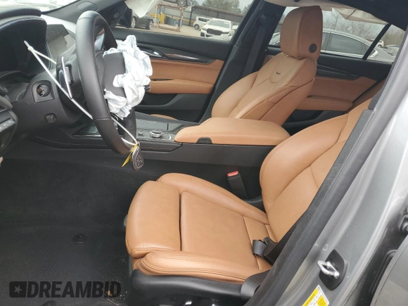 2024 Cadillac CT5 Sport z VIN 1G6DP5RK1R0100462, wystawiony jako Copart lot #47562155 z przebiegiem 12 213 mil mil oraz Szkody całkowita. Historia ofert i sprzedaży dostępna na DreamBid. Obrazek 7.