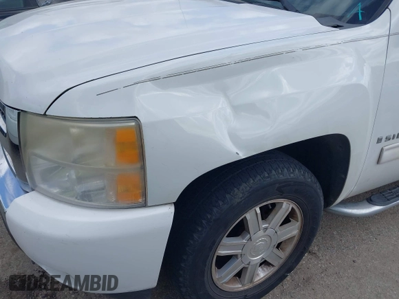 2009 Chevrolet Silverado 1500 LT with VIN 3GCEC23J49G131129, listed as a IAAI auction lot 41778537 with 209,262 mi miles. Bid and sale history available at carsss.com. Image 6.