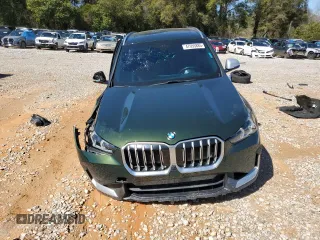 2023 BMW X1 xDrive28i with VIN WBX73EF0XP5W54109, listed as a Copart auction lot 47955885 with 32,845 mi miles and Salvage Title. Bid and sale history available at carsss.com. Image 5.