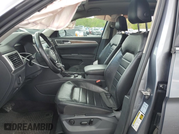 2018 Volkswagen Atlas SEL Premium z VIN 1V2NR2CA0JC537445, wystawiony jako Copart lot #52964215 z przebiegiem 167 988 mil mil oraz Szkoda całkowita • Salvage title. Historia ofert i sprzedaży dostępna na DreamBid. Obrazek 7.