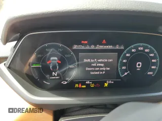 2024 Audi e-tron GT Prestige z VIN WAUDJBFW7R7001203, wystawiony jako Copart lot #63804904 z przebiegiem 48 mil mil oraz Szkody całkowita. Historia ofert i sprzedaży dostępna na DreamBid. Obrazek 9.