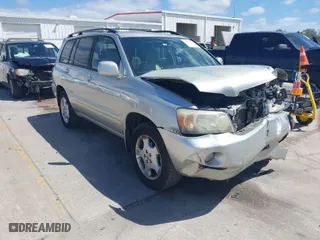 2007 Toyota Highlander w/3rd Row with VIN JTEEP21A770224960, listed as a IAAI auction lot 41957504 with 221,680 mi miles. Bid and sale history available at carsss.com. Image 1.