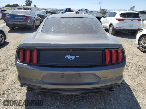 2018 Ford Mustang EcoBoost z VIN 1FA6P8TH3J5129320, wystawiony jako Copart lot #57812415 z przebiegiem 52 841 mil mil oraz Szkoda całkowita • Salvage title. Historia ofert i sprzedaży dostępna na DreamBid. Obrazek 6.