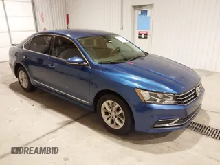 2017 Volkswagen Passat S z VIN 1VWAT7A38HC013602, wystawiony jako IAAI lot #41218616 z przebiegiem 77 497 mil mil oraz . Historia ofert i sprzedaży dostępna na DreamBid. Obrazek 1.