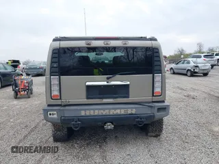 2004 Hummer H2 z VIN 5GRGN23U94H100078, wystawiony jako IAAI lot #42028741 z przebiegiem 106 795 mil mil oraz . Historia ofert i sprzedaży dostępna na DreamBid. Obrazek 16.