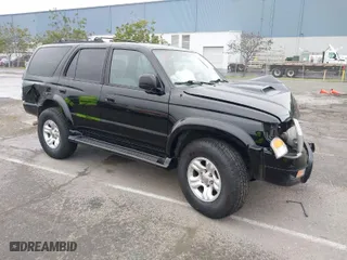 2001 Toyota 4Runner SR5 with VIN JT3GN86R110200735, listed as a IAAI auction lot 41767851 with 175,612 mi miles. Bid and sale history available at carsss.com. Image 1.