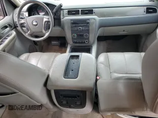 2009 Chevrolet Avalanche 2LT z VIN 3GNFK22099G198381, wystawiony jako Copart lot #55989725 z przebiegiem Nie podano mil oraz Szkoda całkowita • Salvage title. Historia ofert i sprzedaży dostępna na DreamBid. Obrazek 8.