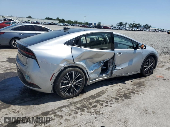 2023 Toyota Prius LE z VIN JTDACAAU8P3008794, wystawiony jako Copart lot #52682695 z przebiegiem 28 912 mil mil oraz Szkoda całkowita • Salvage title. Historia ofert i sprzedaży dostępna na DreamBid. Obrazek 3.