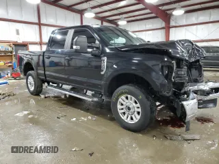 2019 Ford Super Duty F-250 SRW XL with VIN 1FT7W2B63KEG67693, listed as a Copart auction lot 45310795 with 97,367 mi miles and Salvage Title. Bid and sale history available at carsss.com. Image 4.