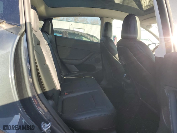 2022 Tesla Model Y Long Range with VIN 7SAYGDEE1NF575438, listed as a Copart auction lot 46539445 with 25,882 mi miles and Salvage Title. Bid and sale history available at carsss.com. Image 11.