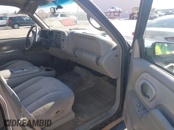 1997 GMC Yukon with VIN 1GKEK13R3VJ759103, listed as a IAAI auction lot 41726127 with 218,500 mi miles. Bid and sale history available at carsss.com. Image 5.