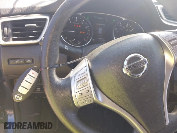 2015 Nissan Rogue SL with VIN 5N1AT2MV1FC852888, listed as a IAAI auction lot 40270127 with 132,354 mi miles and . Bid and sale history available at carsss.com. Image 11.