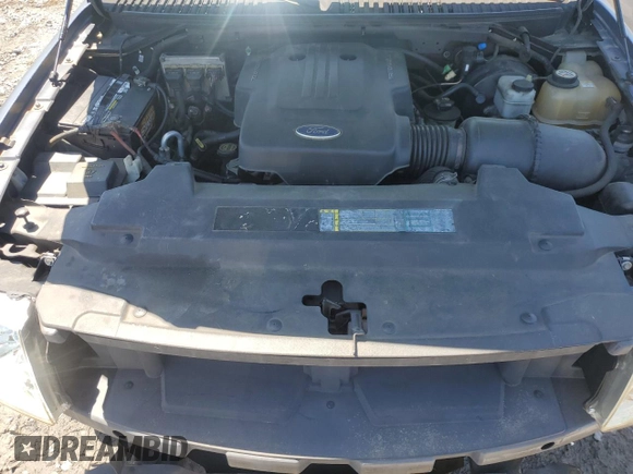 2003 Ford Expedition Special Service z VIN 1FMRU15W13LA27494, wystawiony jako Copart lot #58026365 z przebiegiem 230 893 mil mil oraz Szkoda całkowita • Salvage title. Historia ofert i sprzedaży dostępna na DreamBid. Obrazek 12.