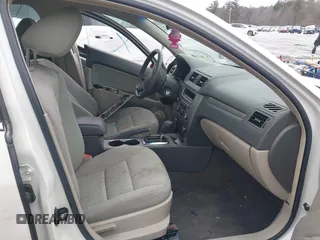 2010 Ford Fusion SE z VIN 3FAHP0HA2AR235714, wystawiony jako IAAI lot #41690933 z przebiegiem Nie podano mil oraz . Historia ofert i sprzedaży dostępna na DreamBid. Obrazek 5.