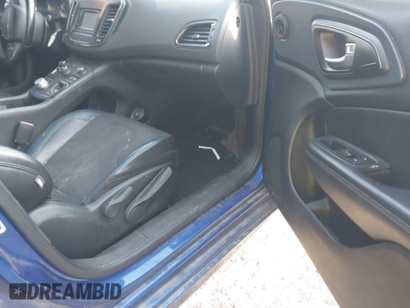 2015 Chrysler 200 S with VIN 1C3CCCBBXFN658834, listed as a IAAI auction lot 40692713 with 144,128 mi miles and . Bid and sale history available at DreamBid. Image 5.