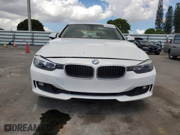2012 BMW 3 Series 328i z VIN WBA3A5G51CNP15687, wystawiony jako Copart lot #65285755 z przebiegiem 189 490 mil mil oraz Czysty tytuł • Clean title. Historia ofert i sprzedaży dostępna na DreamBid. Obrazek 5.