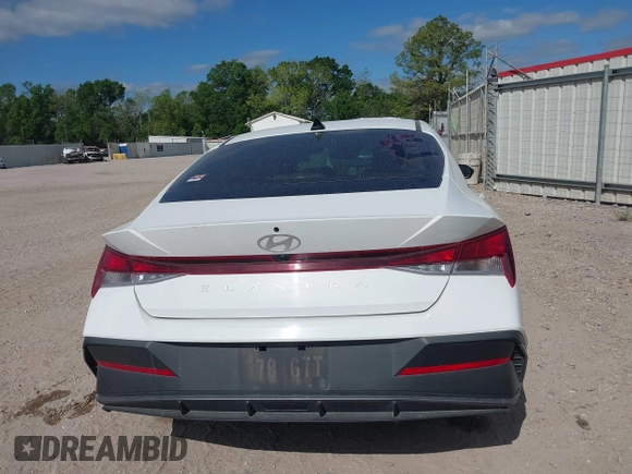2024 Hyundai Elantra SEL с VIN KMHLM4DG4RU642352, выставлен на аукционе IAAI как лот 42020717 с пробегом 28 515 миль миль и . История ставок и продаж доступна на DreamBid. Изображение 16.