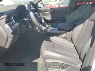 2024 Audi Q8 Premium Plus z VIN WA1EVBF12RD009995, wystawiony jako Copart lot #54057095 z przebiegiem 6 562 mil mil oraz Szkoda całkowita • Salvage title. Historia ofert i sprzedaży dostępna na DreamBid. Obrazek 7.