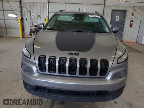 2016 Jeep Cherokee Latitude with VIN 1C4PJMCSXGW180482, listed as a Copart auction lot 60639315 with 118,164 mi miles and Salvage title. Bid and sale history available at DreamBid. Image 5.