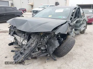 2025 Toyota Camry LE z VIN 4T1DAACK8SU073156, wystawiony jako IAAI lot #41964628 z przebiegiem 9 193 mil mil oraz . Historia ofert i sprzedaży dostępna na DreamBid. Obrazek 6.