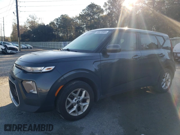 2020 Kia Soul S with VIN KNDJ23AU2L7059435, listed as a Copart auction lot 88678985 with 80,402 mi miles and Salvage Title. Bid and sale history available at DreamBid. Image 1.