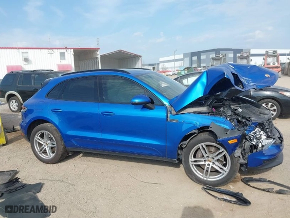 2019 Porsche Macan with VIN WP1AA2A59KLB06602, listed as a IAAI auction lot 41511961 with NaN miles. Bid and sale history available at carsss.com. Image 12.