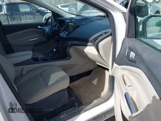 2017 Ford Escape SE with VIN 1FMCU9G97HUE75333, listed as a IAAI auction lot 41714772 with 171,603 mi miles. Bid and sale history available at carsss.com. Image 5.