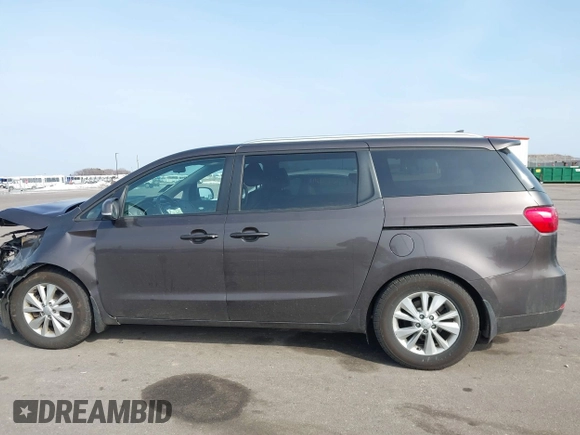 2017 Kia Sedona LX with VIN KNDMB5C19H6329933, listed as a IAAI auction lot 41796158 with 101,399 mi miles. Bid and sale history available at carsss.com. Image 15.