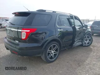 2011 Ford Explorer XLT with VIN 1FMHK7D86BGA01438, listed as a IAAI auction lot 41822223 with 207,521 mi miles and . Bid and sale history available at carsss.com. Image 4.