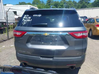 2019 Chevrolet Traverse LT Cloth with VIN 1GNEVGKW5KJ154242, listed as a IAAI auction lot 39713013 with 60,444 mi miles. Bid and sale history available at carsss.com. Image 17.