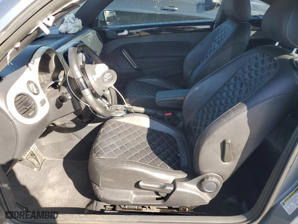 2019 Volkswagen Beetle S with VIN 3VWFD7ATXKM712061, listed as a Copart auction lot 77270304 with 0 mi miles and Salvage Title. Bid and sale history available at carsss.com. Image 7.