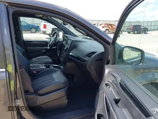 2016 Chrysler Town & Country S with VIN 2C4RC1HG4GR271360, listed as a IAAI auction lot 42114489 with 140,439 mi miles. Bid and sale history available at carsss.com. Image 5.