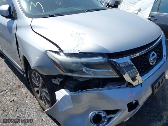 2014 Nissan Pathfinder S with VIN 5N1AR2MM3EC727461, listed as a IAAI auction lot 42038757 with 125,341 mi miles. Bid and sale history available at carsss.com. Image 6.