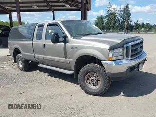 2002 Ford Super Duty F-250 XL with VIN 1FTNX21F42EB04383, listed as a IAAI auction lot 42067964 with 1 mi miles. Bid and sale history available at carsss.com. Image 1.