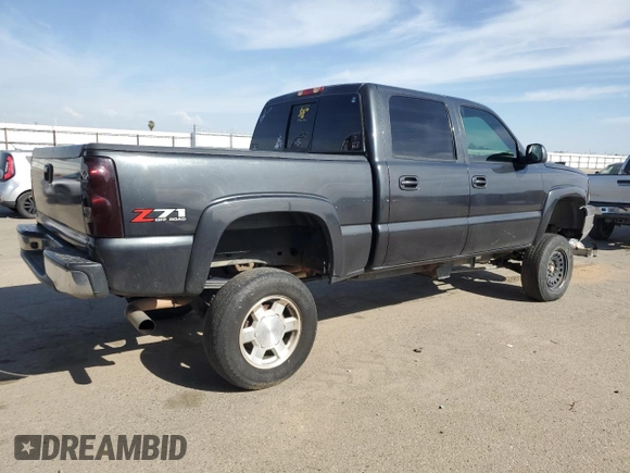 2005 Chevrolet Silverado 1500 LT with VIN 2GCEK13TX51247047, listed as a Copart auction lot 52769025 with 201,593 mi miles and Salvage Title. Bid and sale history available at DreamBid. Image 3.