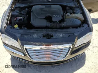2014 Chrysler 300 C z VIN 2C3CCAEG8EH212880, wystawiony jako Copart lot #53918505 z przebiegiem 113 577 mil mil oraz Szkoda całkowita • Salvage title. Historia ofert i sprzedaży dostępna na DreamBid. Obrazek 11.