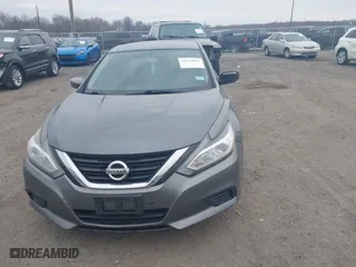 2017 Nissan Altima 2.5 SR with VIN 1N4AL3AP0HC498094, listed as a IAAI auction lot 41679063 with 137,827 mi miles. Bid and sale history available at carsss.com. Image 12.