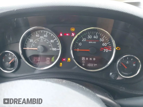 2015 Jeep Wrangler Unlimited Rubicon Hard Rock z VIN 1C4HJWFG1FL679873, wystawiony jako IAAI lot #41508722 z przebiegiem 97 165 mil mil oraz . Historia ofert i sprzedaży dostępna na DreamBid. Obrazek 7.