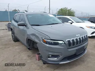 2019 Jeep Cherokee Limited z VIN 1C4PJLDB4KD365690, wystawiony jako IAAI lot #42378905 z przebiegiem 65 505 mil mil oraz . Historia ofert i sprzedaży dostępna na DreamBid. Obrazek 1.