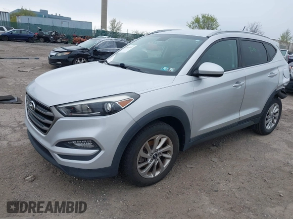 2016 Hyundai Tucson SE z VIN KM8J33A44GU187515, wystawiony jako IAAI lot #42015707 z przebiegiem 89 948 mil mil oraz . Historia ofert i sprzedaży dostępna na DreamBid. Obrazek 2.