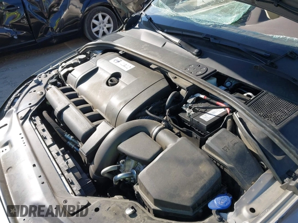 2013 Volvo XC70 3.2L with VIN YV4952BL7D1161583, listed as a IAAI auction lot 41893891 with 52,714 mi miles and . Bid and sale history available at DreamBid. Image 10.