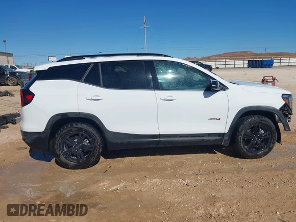 2024 GMC Terrain AT4 with VIN 3GKALYEG5RL238902, listed as a IAAI auction lot 41673242 with 25,569 mi miles and . Bid and sale history available at carsss.com. Image 14.