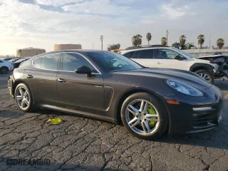 2014 Porsche Panamera S E-Hybrid with VIN WP0AD2A77EL044731, listed as a Copart auction lot 82918834 with 41,296 mi miles and Salvage Title. Bid and sale history available at carsss.com. Image 4.