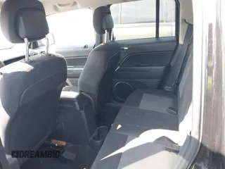2014 Jeep Patriot Latitude z VIN 1C4NJPFB9ED549989, wystawiony jako IAAI lot #42656294 z przebiegiem 89 945 mil mil oraz . Historia ofert i sprzedaży dostępna na DreamBid. Obrazek 8.
