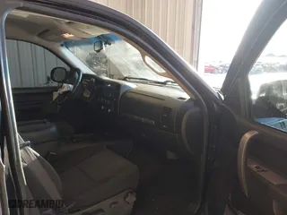 2010 Chevrolet Silverado 1500 LT with VIN 1GCSKSE31AZ155171, listed as a IAAI auction lot 41619404 with 209,422 mi miles. Bid and sale history available at carsss.com. Image 5.