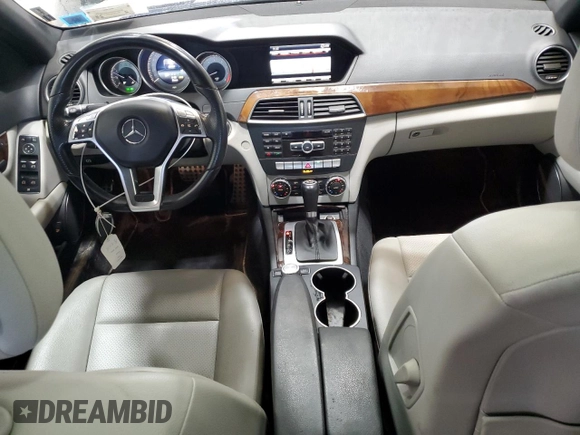 2014 Mercedes-Benz C 300 Sport with VIN WDDGF8AB5EA956772, listed as a Copart auction lot 51590945 with 85,121 mi miles and Clean Title. Bid and sale history available at DreamBid. Image 8.